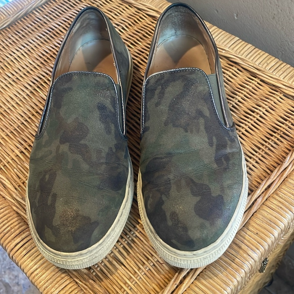 Gabor camouflage flats